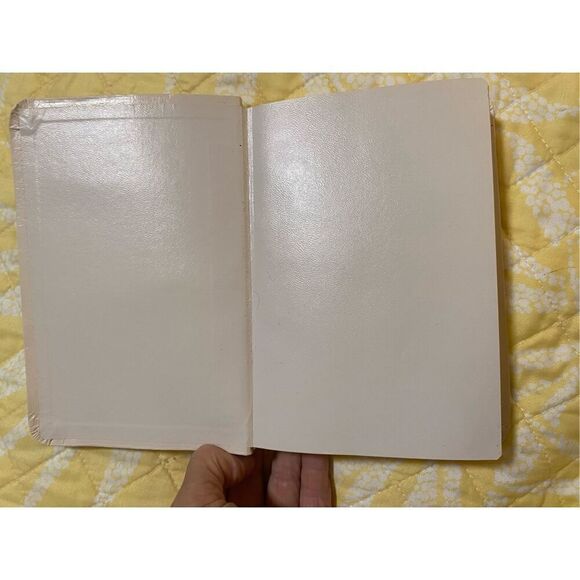 Dreamsicles Bible: New King James Version, leather bound - Picture 4 of 16